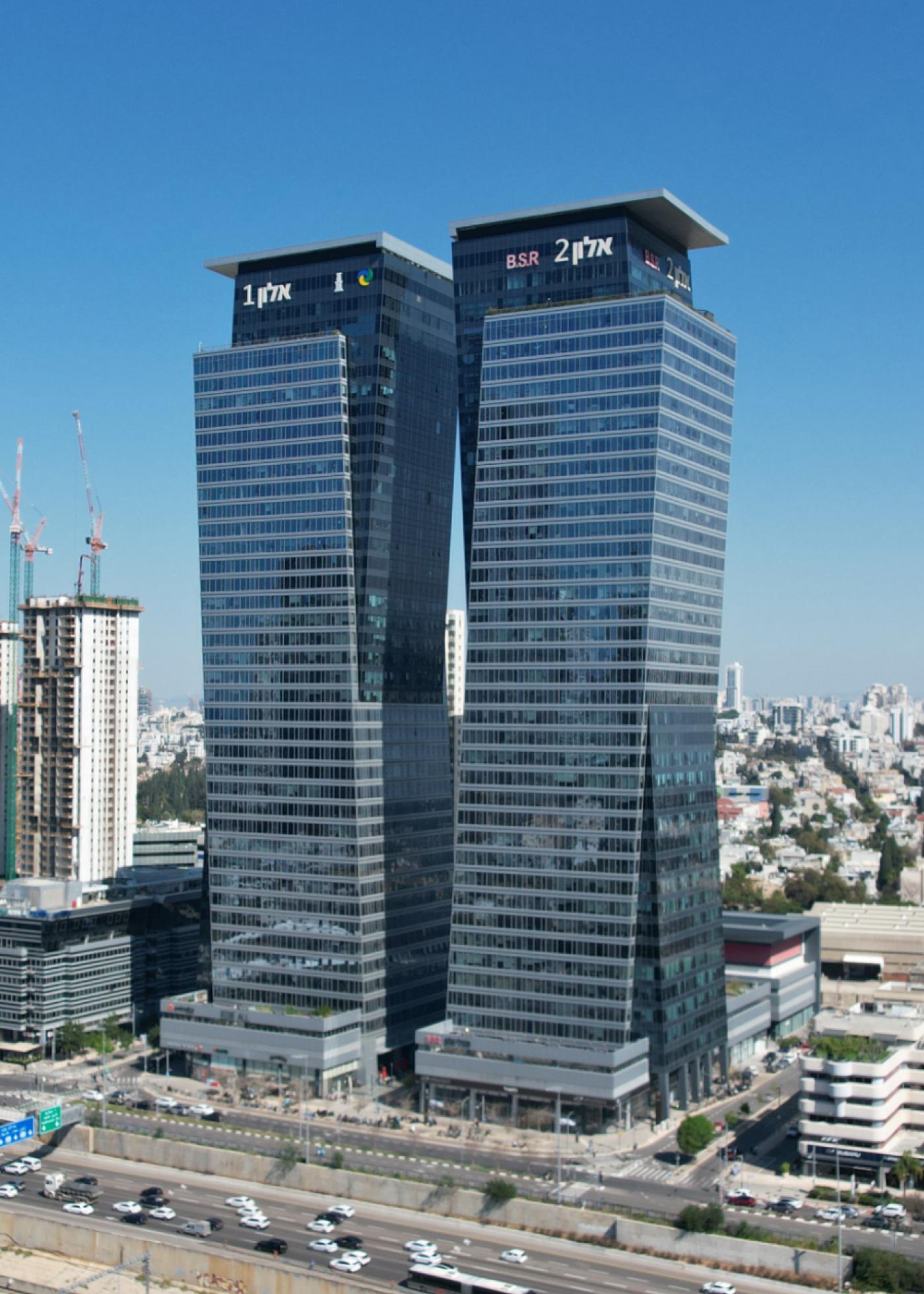 מגדלי אלון